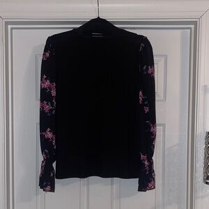 Floral Sleeve Black Top. New w/o tag